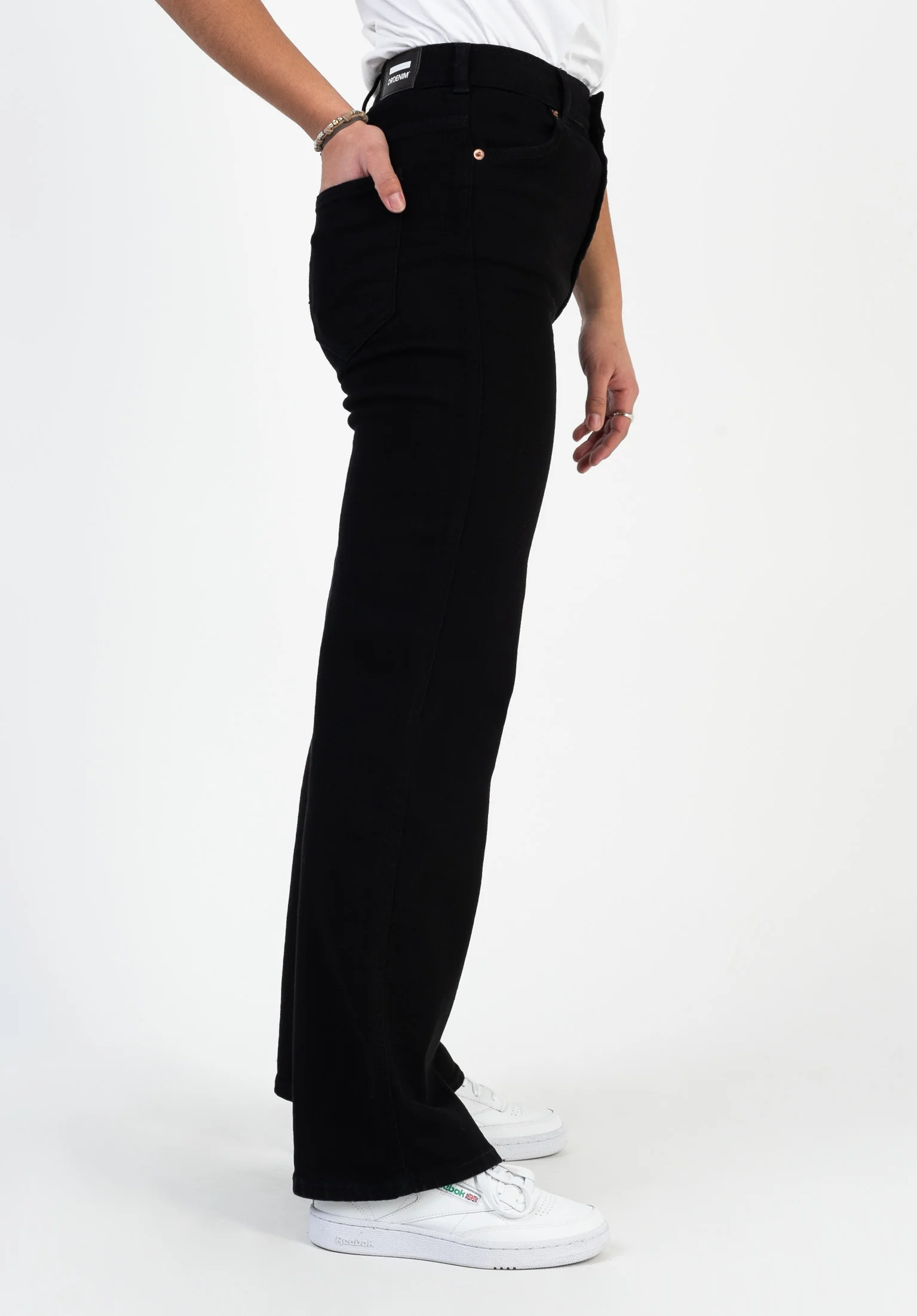 Moxy Straight - Image 4