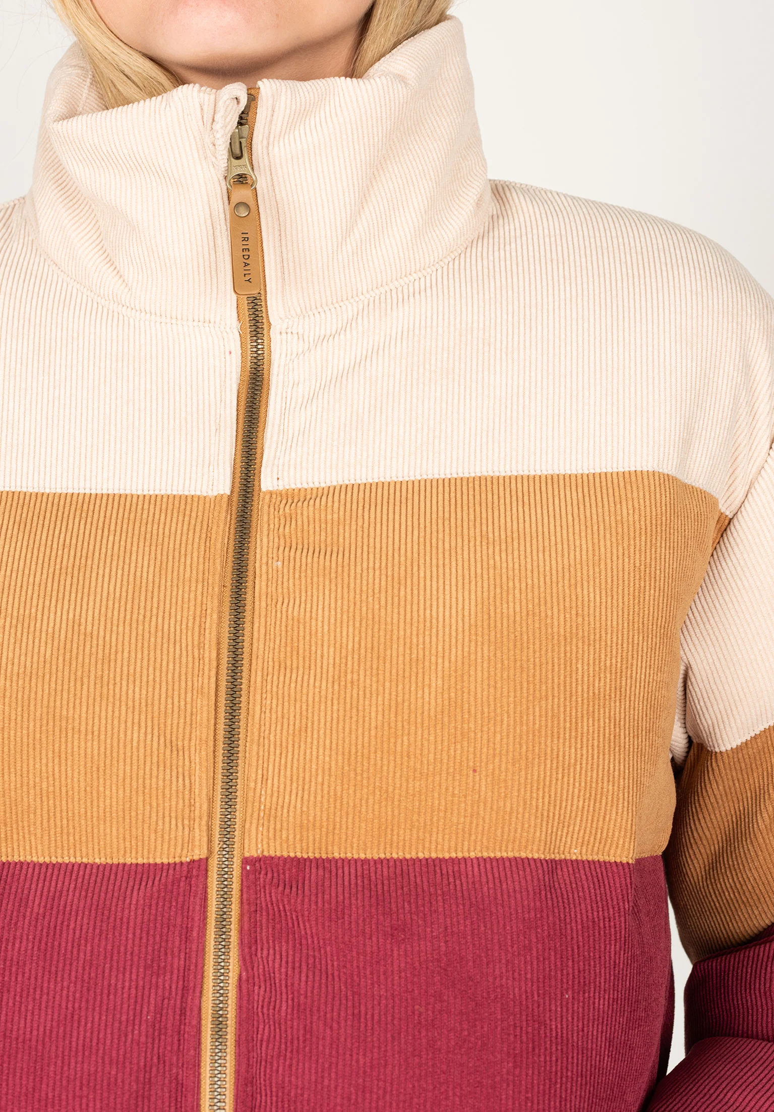 Cordy Puffer Jacket - Image 3
